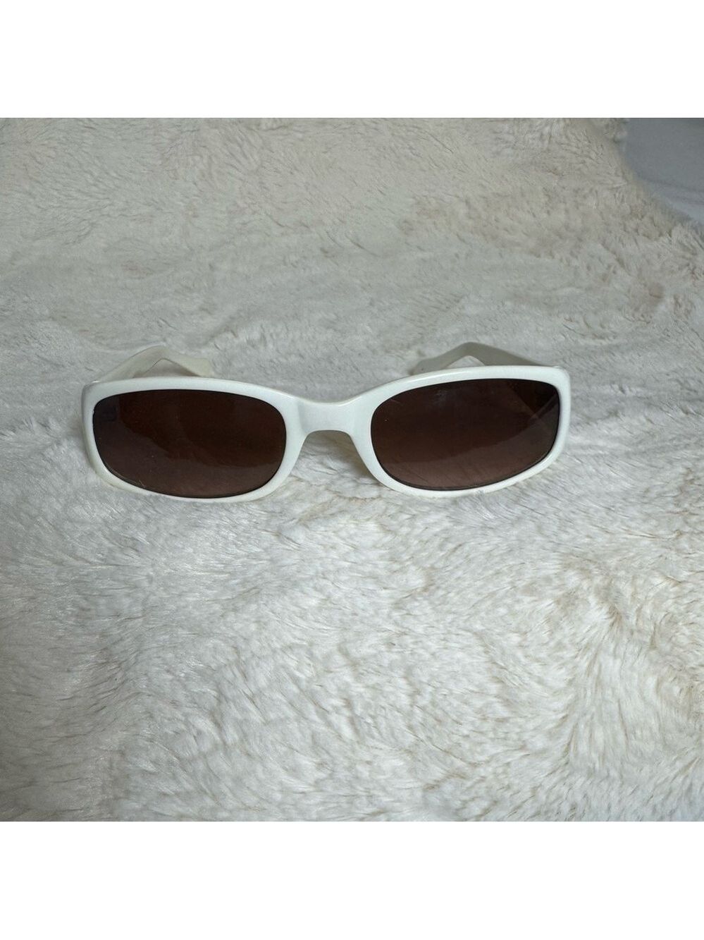 Guess White and Brown Sunglasses